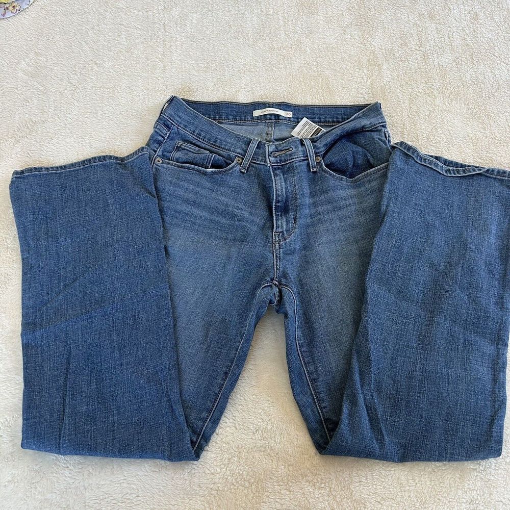 Levi's Women's Curvy Bootcut Jeans Medium Wash Size Size 30 - Picture 1 of 6